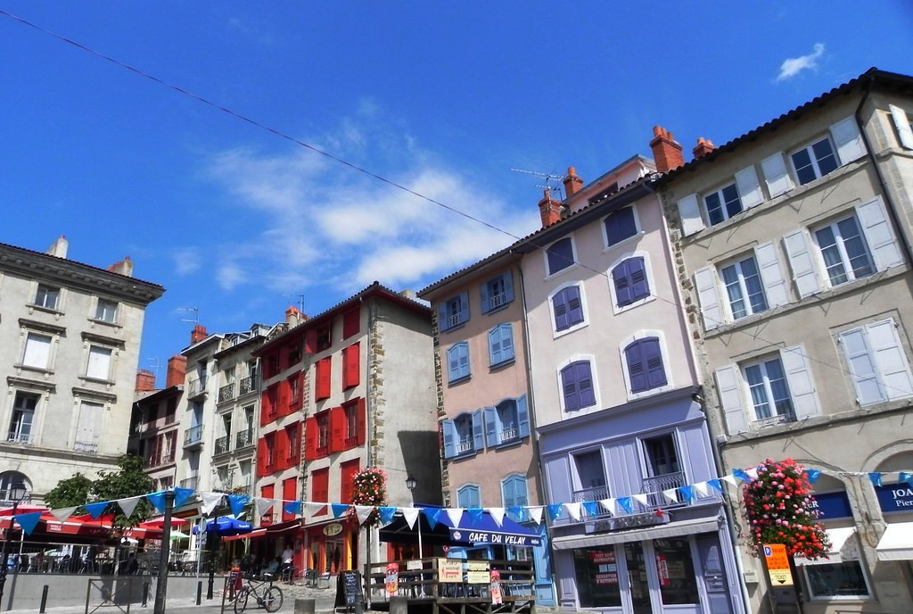 puy_en_velay_place photo